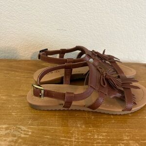 KDB Fringe Sandals Size 6 Leather Upper
